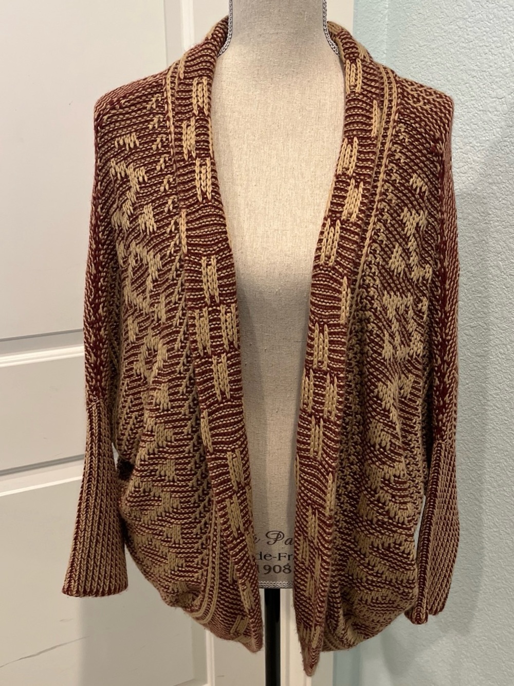 Woven Open-Front Women’s Cardigan Sweater in Burgundy and Tan